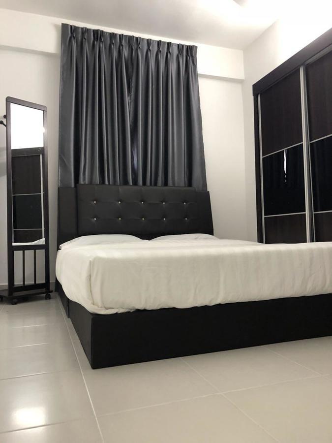 Muslim Apartment *